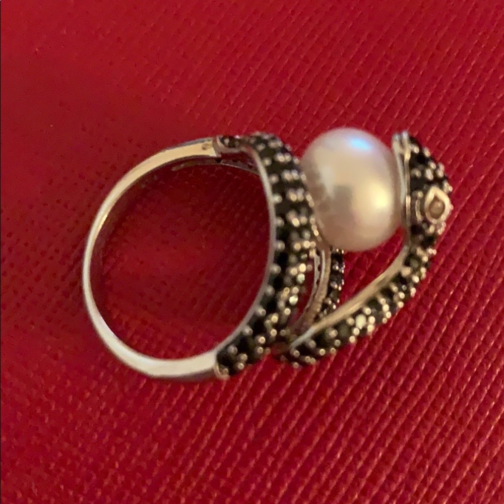 Ring - Picture 3 of 5